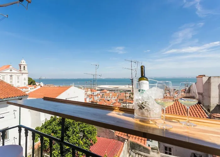 Alfama Vintage Studio Apartment W/ Riverview - By Lu Holidays